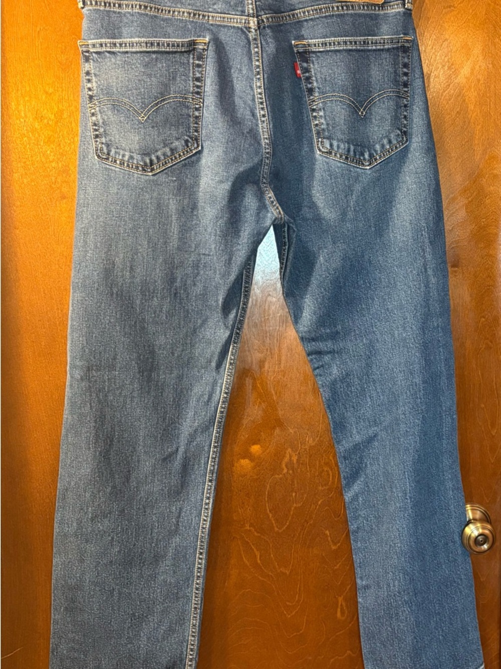 Levi's 505 Blue Straight Men’s Jeans with Brown Leather Patch - Picture 3 of 4